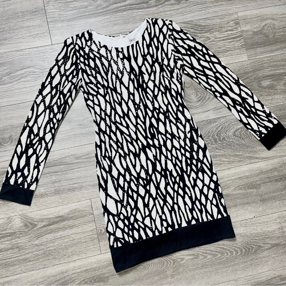 Cache Long Sleeve Bodycon Mini Dress 4 Black Ivory Abstract Silk Contrast Trim